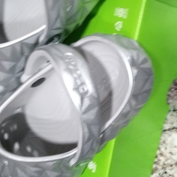 Crocs in silver/ Crocs women's size 9 - Picture 2 of 9